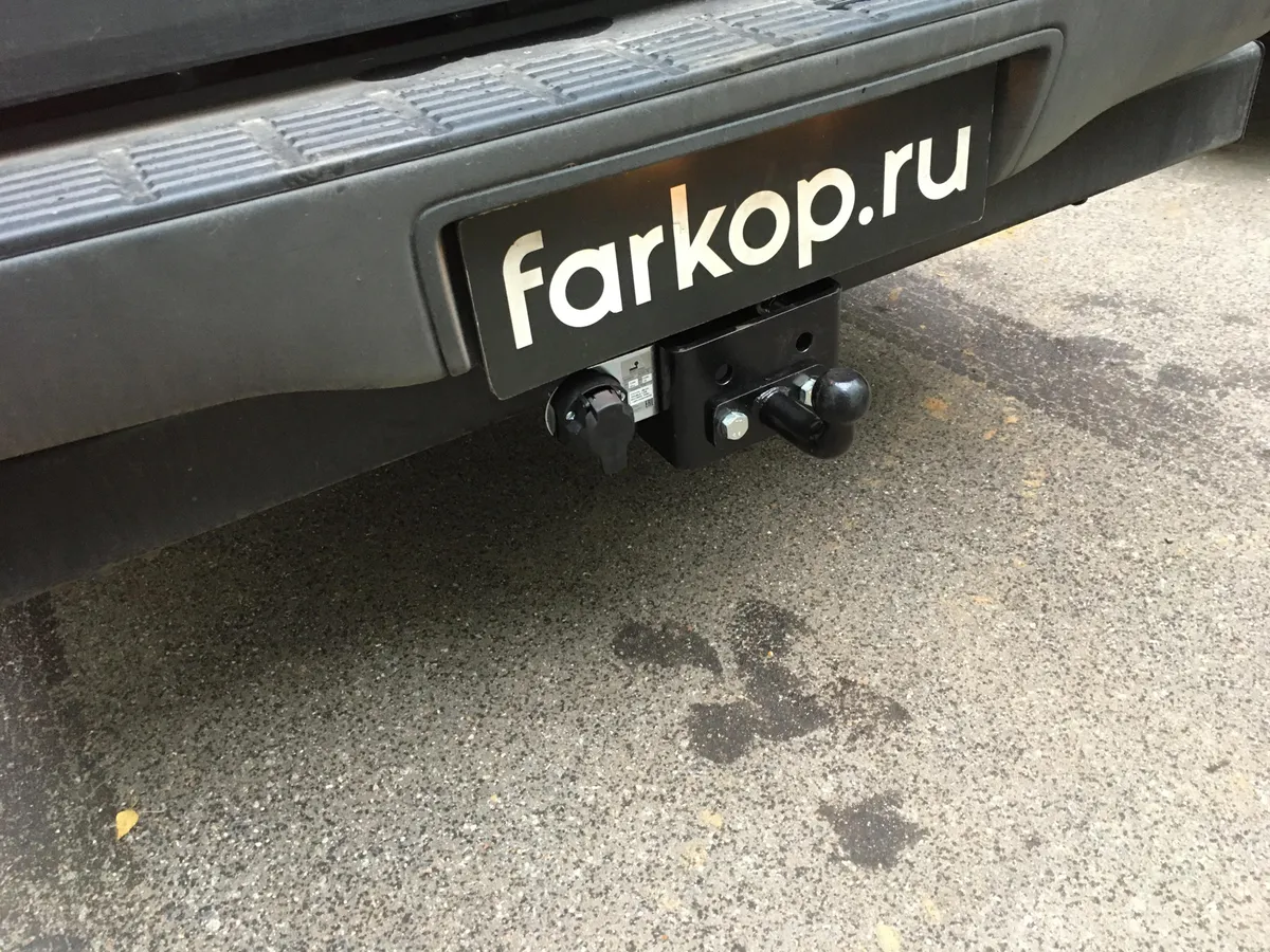 Фаркоп Лидер Плюс для Toyota Hilux 2010-2015 T114-FC в Саратов Фаркоп Лидер Плюс для Toyota Hilux 2010-2015 T114-FC в Саратов