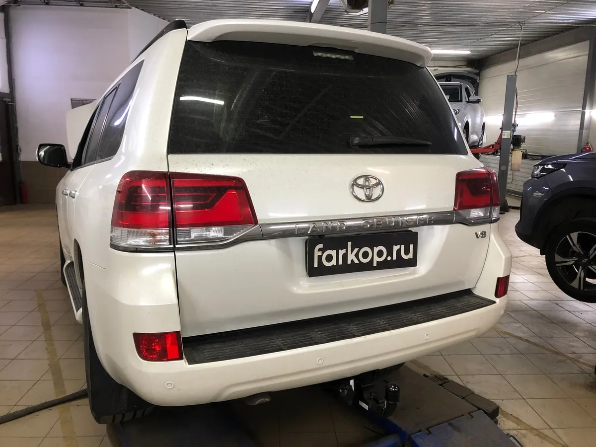 Фаркоп Steinhof для Toyota Land Cruiser J200 2008- T-172 в Саратов