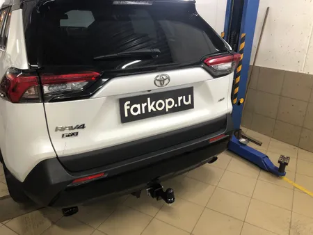 Фаркоп Berg для Toyota RAV4 2019- F.5717.002 в Саратов